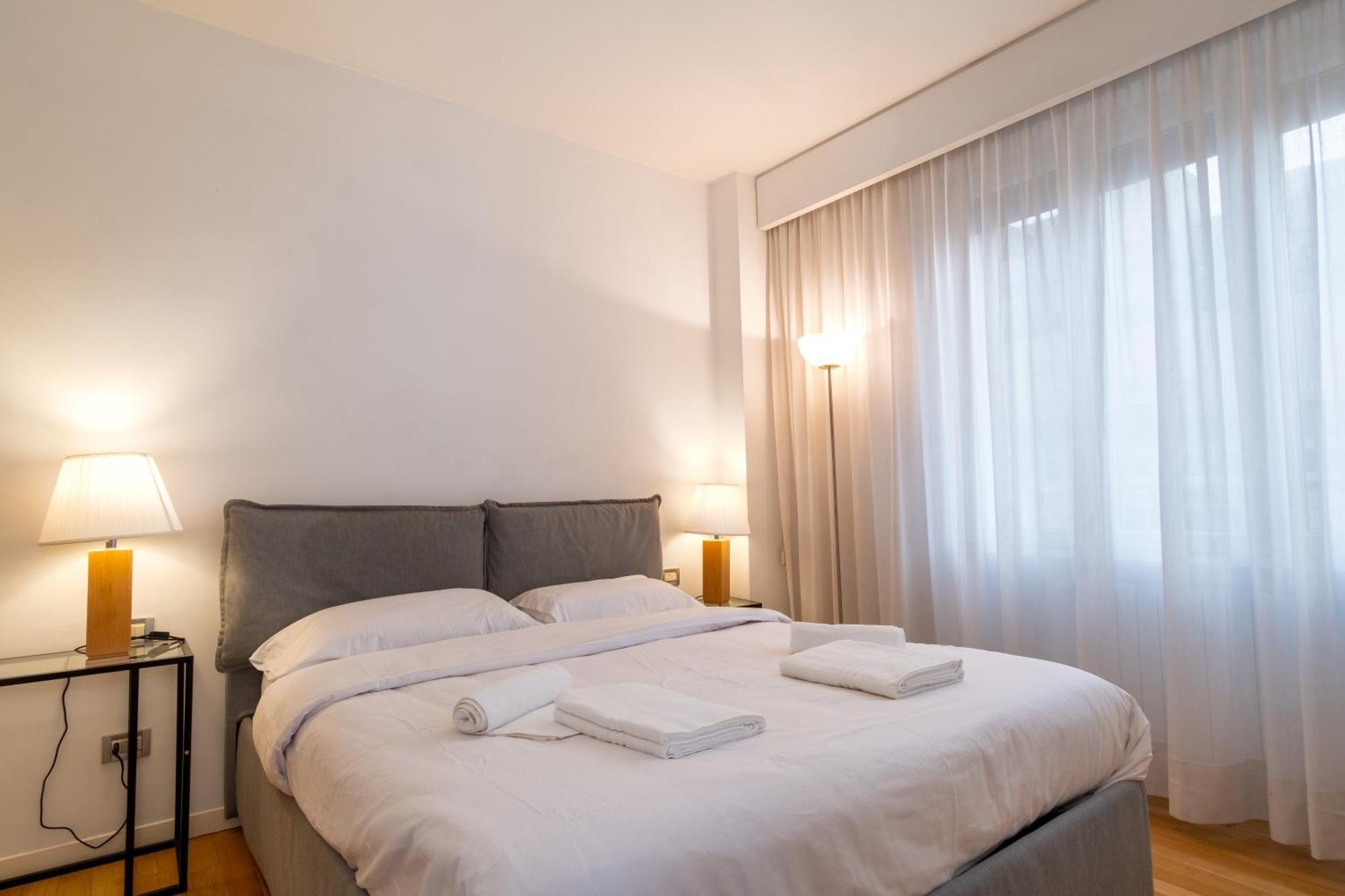 Attic With Terrace And Jacuzzi - Luxury Apartment 로마 외부 사진